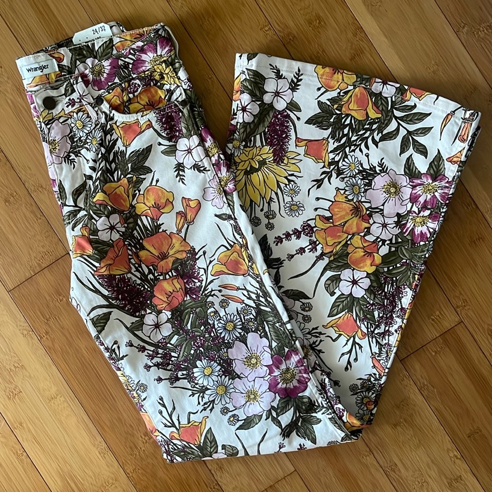 Wrangler Wanderer Floral Flare Jeans - Picture 15 of 15